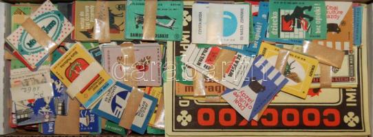 4074 db lengyel gyufacímke számolatlanul dobozban