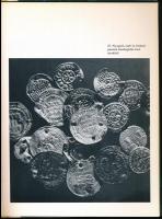 Dienes István: A honfoglaló magyarok. Hereditas. Bp., 1978, Corvina. Harmadik kiadás. Fekete-fehér f...