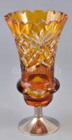 Ólomkristály váza fém talppal, metszett, jelzés nélkül, karcos, m: 20,5 cm