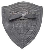 ~1930. "NP (Nemzeti Párt?)" festett fém sapkajelvény T:2