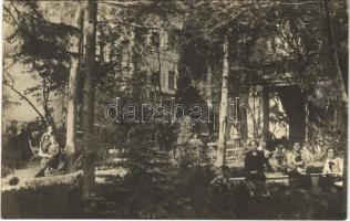 1935 Pécs, Mi Asszonyunkról nevezett női kanonokrend, tanítónő internátus kert részlete. Kirschweng fényképész (fl)