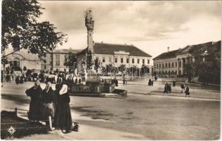 1939 Szekszárd, Szentháromság tér és szobor, M. kir. elemi polgári leányiskola, piac. Molnár kiadása (Rb)