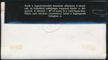 Lánctalpas autó halad a legnagyobb hidegben, fotó külön felirattal, 10×18,5 cm