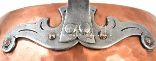 Svájci réz edény fa nyéllel, "Stockli Netstal" jelzéssel, kissé kopottas, d: 16 cm, m: 8 c...