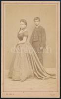 cca 1870 Páros portré, keményhátú fotó Gévay B. pesti műterméből, 10,5×6,5 cm