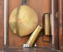 Felesütős fali inagaóra. XIX. sz. magyar, Jelzett Sziklai  Budapest. Szép állapotú zománc számlappal...