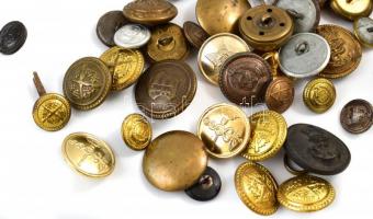 Vegyes régi gomb tétel, köztük magyarok és külföldiek, összesen 66 db