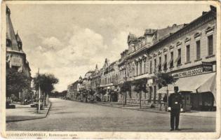 1933 Hódmezővásárhely, Rothermere utca, rendőr, Vadész Miklós drogériája, patika (EK)