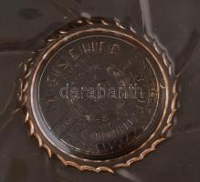 1937 M. Fischer Arad, Brasov  (Brassó) porcelán és üveggyár dombornyomott öntött üveg tál. d: 30 cm ...