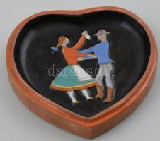 Gádor István (1891-1984): Szív alakú tálka táncoló párral, mázas kerámia zománc berakásokkal, jelzet...