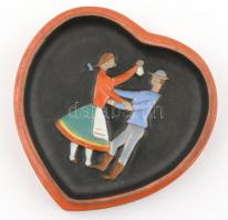 Gádor István (1891-1984): Szív alakú tálka táncoló párral, mázas kerámia zománc berakásokkal, jelzett, hibátlan, 10×10×1,5 cm