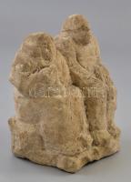 Nagy Sándor (1923-2017): Öregek. Mészkő, jelzés nélkül. 21x13,5x11 cm. Körmendi Galéria atesztjével