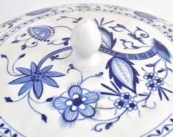 Kahla Indigo porcelán étkészlet és mokkás készlet, egy tányér és egy cukortartó fedő hiánnyal. Matri...