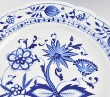 Kahla Indigo porcelán étkészlet és mokkás készlet, egy tányér és egy cukortartó fedő hiánnyal. Matri...