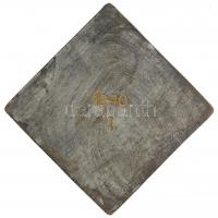 1940. "1940 - I." kétoldalas, ezüstözött Br díjplakett, eredeti, de sérült tokban (40x40mm...