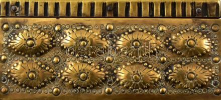 I. világháborós hadifogoly munka, réz borítással, fa betéttel,dwdél kissé deofrmált, 9x14,5x6,5 cm