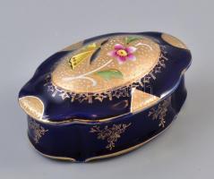 Alt Wien porcelán ékszeres dobozka. Matricás, jelzett, hibátlan. 13x8,5 cm