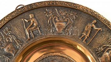 Herczeg Klára (1906-1997): Antik jelenetes réz fali dísztál, jelzett (HK 72), d: 22,5 cm