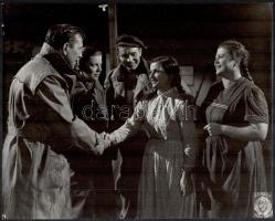 cca 1950-1960 Magyar Film Fotó werkfotók, 5 db, 23×29 cm