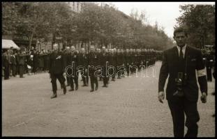 Felvonulás Budapesten, 8 db negatív kocka tekercsben