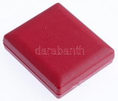 16db-os vegyes, magyar és külföldi bankjegy-, érme-, érem-, zseton- és jelvénytétel, közte 2003. 200...