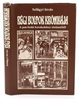 Szilágyi István: Régi boltok krónikája. A pest-budai kereskedelem történetéből. Bp., 1986, Közgazdasági és Jogi Könyvkiadó. Kiadói egészvászon kötés, kopottas papír védőborítóval, egyébként jó állapotban.