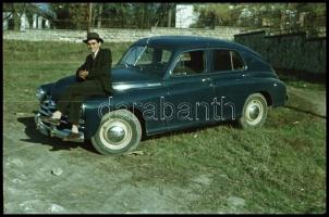 cca 1940-1950 Férfi autóval, 3 db negatívfilm kocka