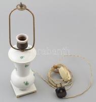 Herendi zöld rózsa mintás porcelán lámpa. Kézzel festett, jelzett, minimális kopással. bura nélkül. 25 cm a foglalatig  Porcelán foglalattal.