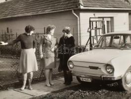 cca 1917-1980 Autókat, buszokat, egyéb járműveket ábrázoló fényképek, 120 db fotó, köztük több felir...