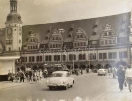 cca 1917-1980 Autókat, buszokat, egyéb járműveket ábrázoló fényképek, 120 db fotó, köztük több felir...