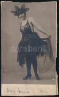 cca 1920-1930 Táncos hölgy, keményhátú fotó, széleinél körbevágva, hátulján szakadással, 13x8 cm