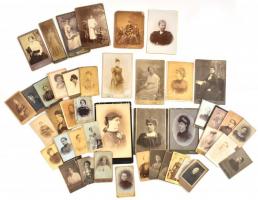 cca 1870-1922 Hölgyportrék, 44 db keményhátú műtermi fotó, vizitkártya és igazolványkép, köztük több feliratozott, 8x5 cm és 22x13 cm közötti méretben