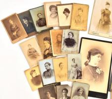 cca 1870-1922 Hölgyportrék, 44 db keményhátú műtermi fotó, vizitkártya és igazolványkép, köztük több...