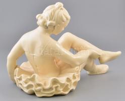 Balerina figura, gipsz, fehérre festett, formaszámmal, apró kopásnyomokkal, m: 21 cm, h: 29 cm