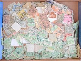 Minimum 2.000 db vegyes Turul bélyeg ömlesztve dobozban, közte olvasható bélyegzések