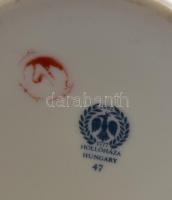 Hollóházi porcelán madaras-virágos mintájú váza, matricás, jelzett, apró lepattanással. m: 12 cm