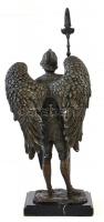 Arkangyal pajzzsal és lándzsával. Bronz szobor, márvány talapzaton. Jelzés nélkül. 38 cm
