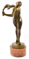 Poór Lilly (Nagyvárad, 1907 - ?) - Akt szalaggal. Bronz, márvány talapzaton. Jelzett. m: 41 cm