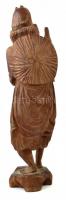 Gyümölcsárus régi keleti faragott keményfa szobor. 30 cm
