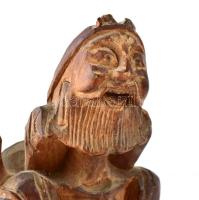 Gyümölcsárus régi keleti faragott keményfa szobor. 30 cm