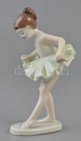Hollóházi porcelán balerina, kézzel festett, jelzett, hibátlan m: 13 cm