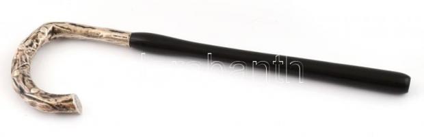 Lakkozott fa napernyő nyél, jelzett ezüst (Ag) fogóval, h: 28 cm