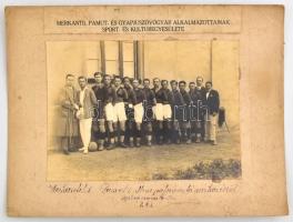 1928 Merkantil futballcsapata pályaavató mérkőzésen, Merkantil Pamut- és Gyapjúszövőgyár Alkalmazottainak Sport- és Kultúregyesülete, kartonra ragasztott fotó, a kartonon feliratozott, 23x16,5 cm