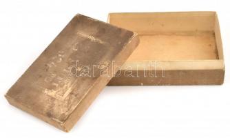 Lukács cukrászda süteményes papírdoboz, dombornyomott, angyalos címerrel, foltos, kopott állapotban ...