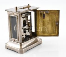 Junghans utazóóra ébresztő funkcióval, fém és üveg házzal, működő, jó állapotban kulccsal. 17 cm