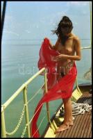 cca 1982 Akt felvételek, 13 db vintage NEGATÍV, de egy felvételen nem látszik a modell, 36,24 mm