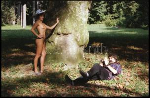 cca 1982 Akt felvételek, 13 db vintage NEGATÍV, de egy felvételen nem látszik a modell, 36,24 mm