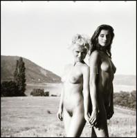 cca 1986 Menesdorfer Lajos (1941-2005) budapesti fotóművész hagyatékából 11 db vintage NEGATÍV, 6x6 ...