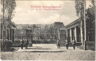 1907 Nyíregyháza, Cs. és kir. huszár laktanya. Piringer János kiadása