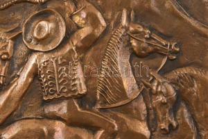 Kő Pál (1941-2020): Fehér László lovat lopott. Bronz plasztika. Jelzett, 32x18 cm